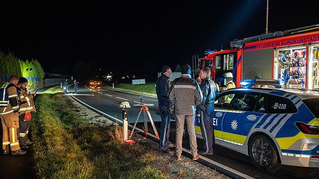 Schwerer Unfall bei Burgkunstadt: Auto erfasst 30-Jährigen auf Bundesstraße