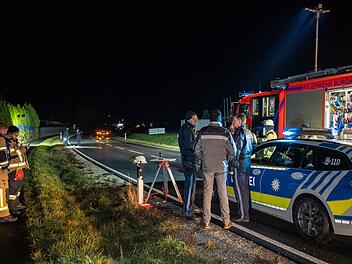 Schwerer Unfall bei Burgkunstadt: Auto erfasst 30-Jährigen auf Bundesstraße