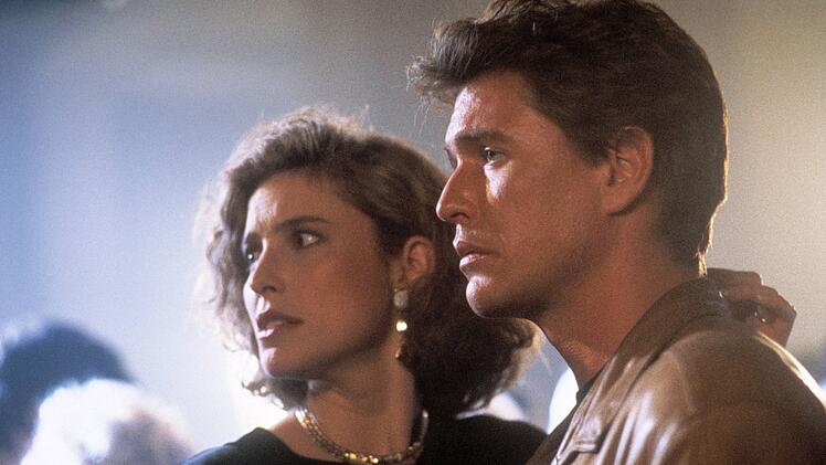In Ridley Scotts Thriller "Der Mann im Hintergrund" (1987) spielte Mimi Rogers an der Seite von Tom Berenger ihre erste Hauptrolle.