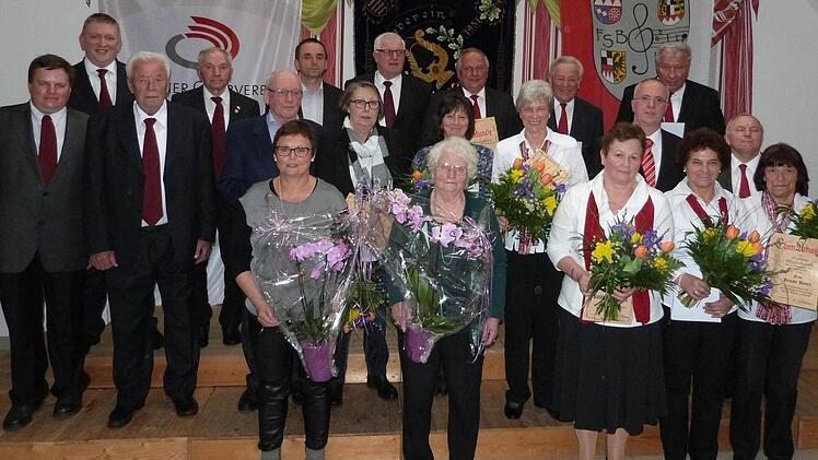 Die für langjährige Vereinsmitgliedschaft Geehrten