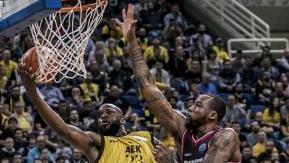 Athens bulliger Aufbauspieler Malcolm Griffin (links) zog immer wieder kraftvoll zum Korb und lässt sich auch vom athletischen Cliff Alexander nicht beeindrucken. Foto: championsleague.basketball