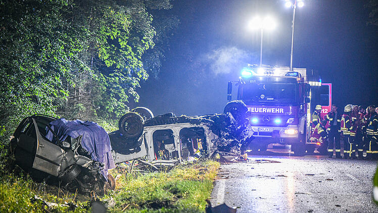 Zwei Tote bei Frontalzusammensto&szlig; bei Dinkelsb&uuml;hl
