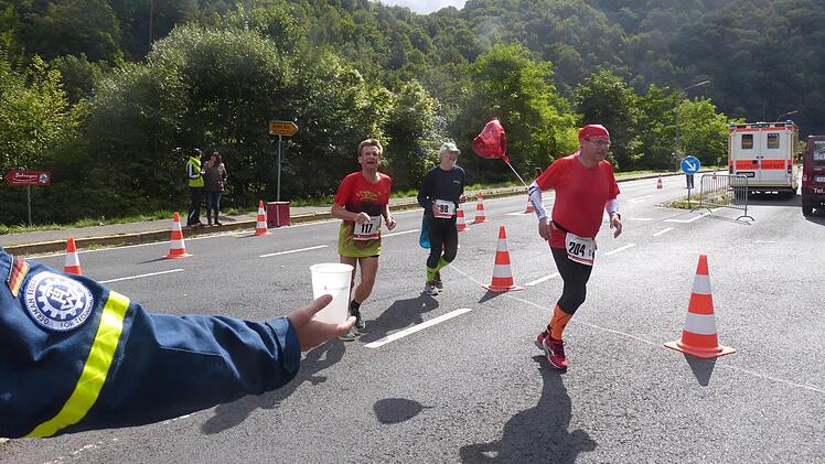 An der neuen Wende in Behringersmühle gab es natürlich auch Verpflegung. Foto: Carmen Schwind