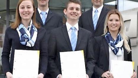 Auf dem Foto (von links) Rebecca Zoll, Stefan Heurung, Betriebsratsvorsitzender, Tobias Trautwein, Michael Reif, Mitglied des Vorstandes und Carolina Bittorf.  Foto: privat