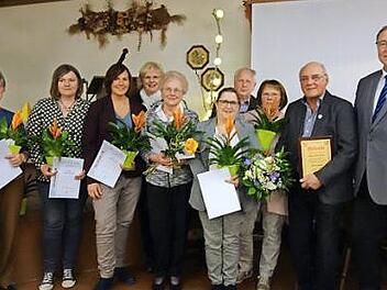 Ehrungen anlässlich der Hauptversammlung des Obst- und Gartenbauvereins Dörfles-Esbach  Foto: Doris Weidner