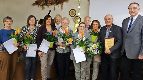 Ehrungen anlässlich der Hauptversammlung des Obst- und Gartenbauvereins Dörfles-Esbach  Foto: Doris Weidner