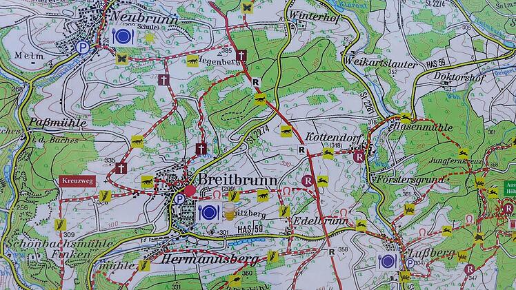 Auf der Wanderkarte ist der "Fuchsweg", der von West nach Ost durch Breitbrunn verläuft und auf den Rennweg trifft, gut erkennbar.