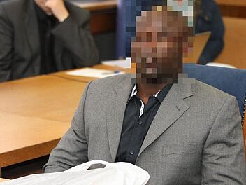 Wegen versuchten Totschlags wurde der Angeklagte in einem ersten Prozess noch zu fünf Jahren Haft verurteilt. Foto: Klaus SchillingerWegen versuchten Totschlags wurde der Angeklagte in einem ersten Prozess noch zu fünf Jahren Haft verurteilt. Foto: Klaus Schillinger