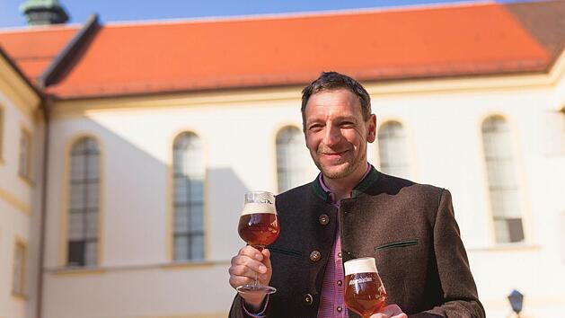 Ihm schmeckt's sichtlich: Braumeister Ulrich Klebl vom Kreuzberg verkostet mit freudiger Miene das Konventbier. Foto: Andr&eacute; Liebe