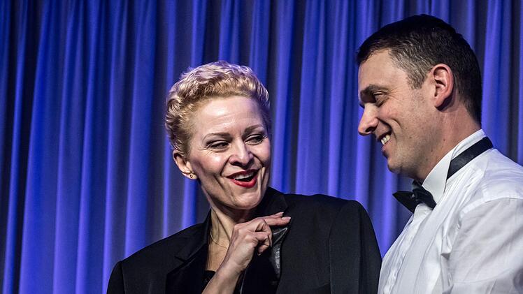 "Dein ist mein ganzes Herz": Antoinetta Bafas, Milen Bozhkov und Nina Andreeva gestalteten einen Opern- und Operettenabend bei "Leise am Markt" in Coburg.Foto: Jochen Berger