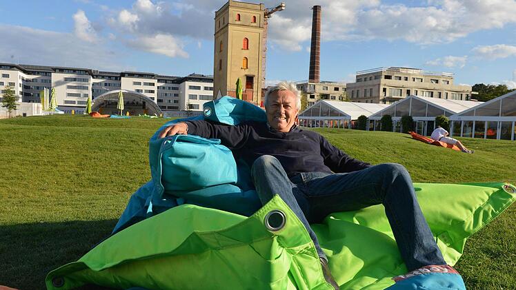 Der Mann, der Stühle und Sitzsäcke spendierte: Ludwig Papritz.  Foto:  RR