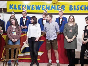 Ehrung (v.l.): Klaus Mültner,  Cindy Dettweiler, Jenny Weipert, Michael Wohlfart, Andrea Müller, Maria Leber, Jannick Borst. Foto: Hartmut Hessel