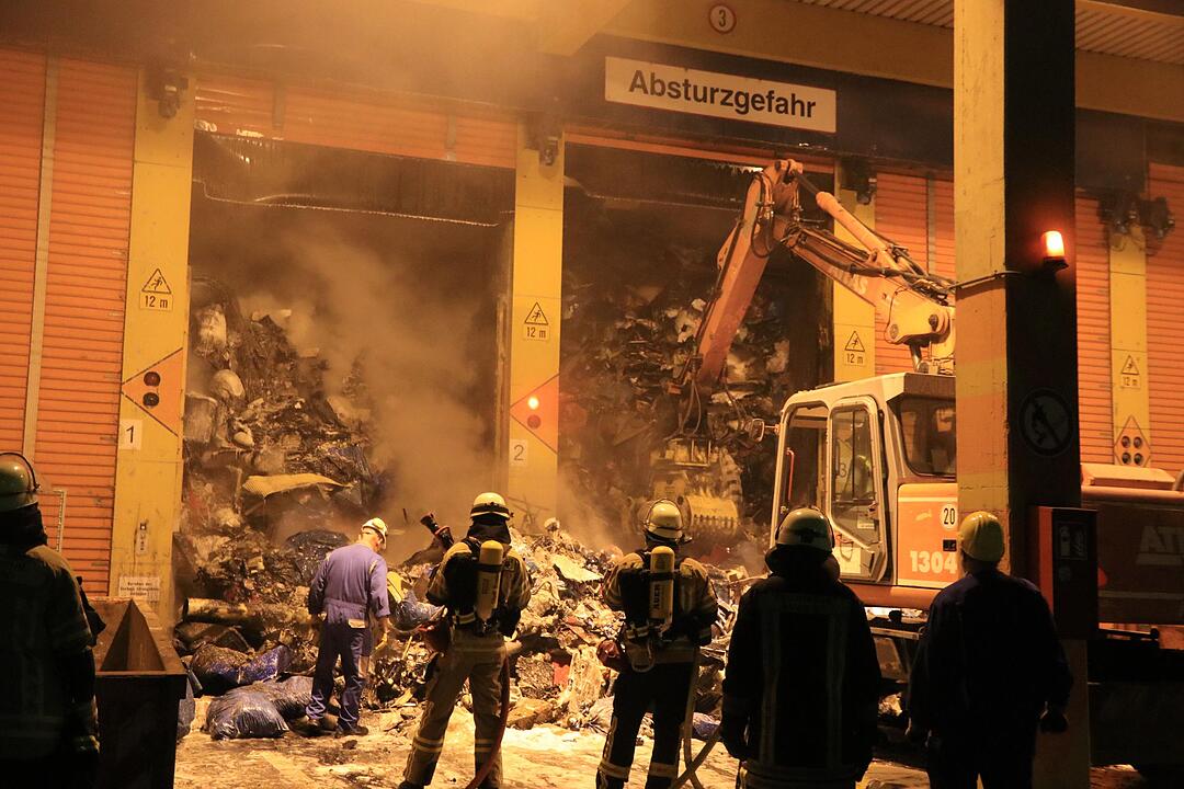 Bamberger Müllheizkraftwerk: Tonnen von Müll geraten am Dienstag in Brand