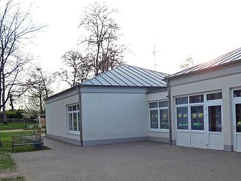 Generalsanierung oder Neubau des Kindergartens Wonfurt? Ergebnisoffen soll an einer Entscheidung gearbeitet werden. Der Architekt wird dazu verschiedene Alternativen darstellen und Kostenschätzungen vorlegen. Das Thema Kindergarten wurde bei der Sitzung des Finanz- und Hauptausschusses ausführlich diskutiert.  Foto: Christian Licha