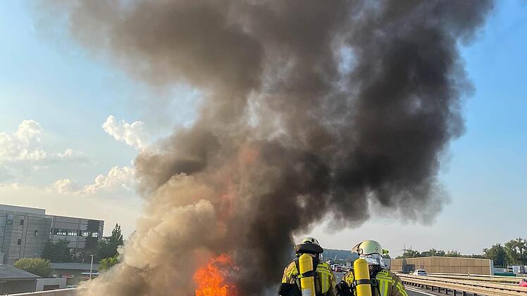 Fahrzeugbrand A73 bei Forchheim
