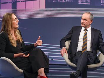 Gr&uuml;nen-Fraktionschefin Katharina Dr&ouml;ge und Bayerns Wirtschaftsminister Hubert Aiwanger lieferten sich am Montagabend bei "Maischberger" einen hitzigen Schlagabtausch.