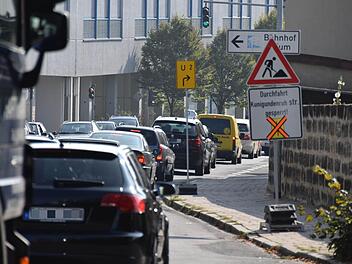 Am Montag ist es zu Staus aufgrund der Baustelle am Pfisterberg rund um das Atrium gekommen. Foto: Ronald Rinklef