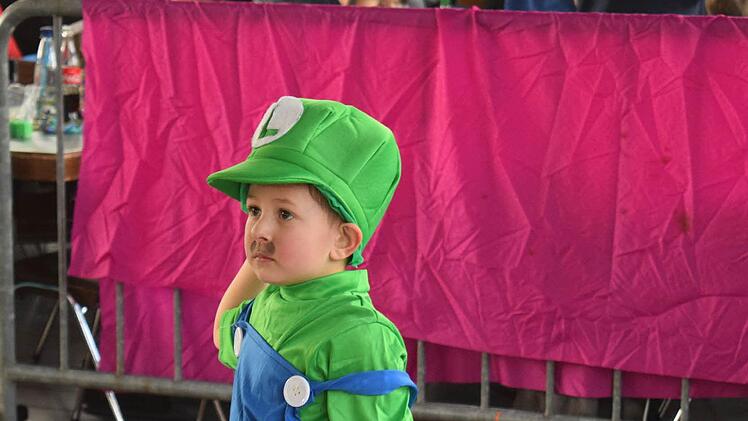 Lenny, vier Jahre alt, hat sich als Luigi verkleidet. Foto: Daniela Pondelicek