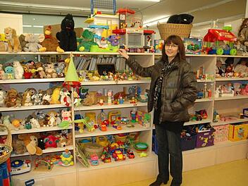 Die Auswahl an Kinderspielsachen ist riesig. Alles, was angeboten wird, stammt aus zweiter Hand, ist aber sauber und funktioniert. Fotos: Edwin Meißinger