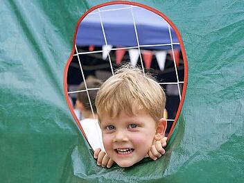 Wenn das Spielmobil feiert, kommen die Kleinen auf ihre Kosten.  Archivfoto: Ronald Rinklef