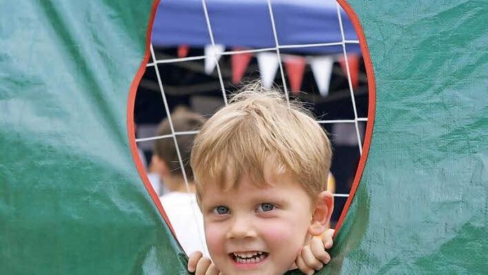 Wenn das Spielmobil feiert, kommen die Kleinen auf ihre Kosten.  Archivfoto: Ronald Rinklef