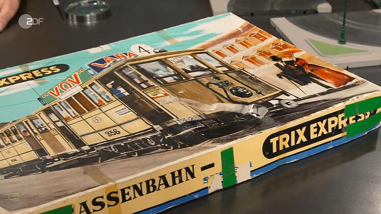 Die Trix Express Stra&szlig;enbahn aus der Zeit zwischen 1960 und 1964 wurde auf 150 bis 200 Euro gesch&auml;tzt. Wolfgang Pauritsch machte mit 150 Euro das h&ouml;chste Gebot.