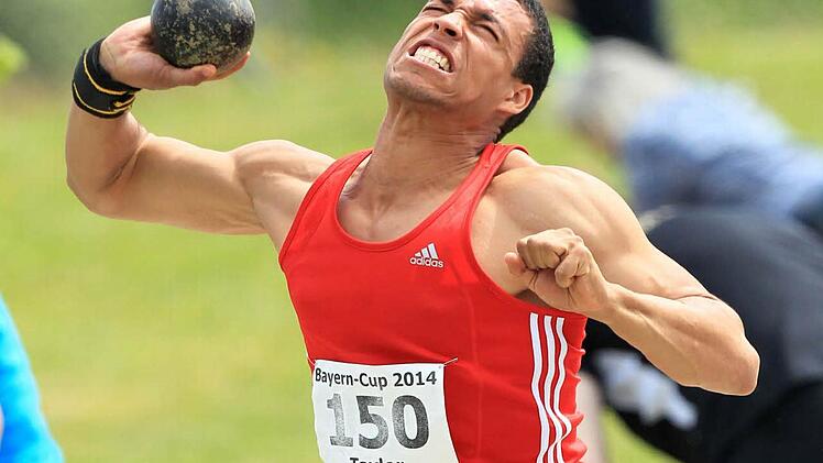 Der Herzogenauracher Adrian Taylor holte im Kugelstoßen alles raus, doch die Konkurrenz im Männerbereich war übermächtig. Fotos: Theo Kiefner