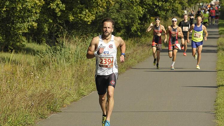 Der Sieger Alexander Finsel hatte sich schon nach einem Kilometer abgesetzt. Foto: Karl Heinz Weber