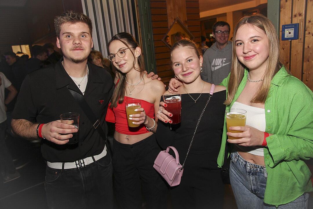 Mit vielen Party-Songs der 80er & 90er und Rock-Pop Klassikern