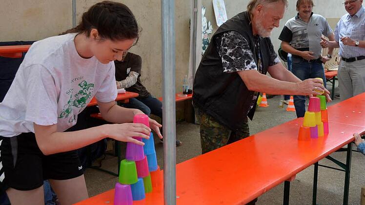 Der Jahrmarkt beim Stiftungsfest des Rauchclubs. Fotos: Peter Rauch
