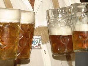 Warten auf den Start, warten auf das Bier: Die Sommerkerwa kann kommen.