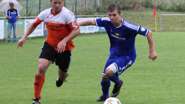 Dominik Och (links) und seine Mannschaftskameraden vom TSV Pfarrweisach stehen am Sonntag in Bad Staffelstein vor einem wegweisenden Spiel.