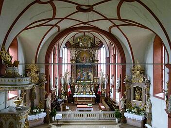 Blick in das Kirchenschiff mit seinem Netzgewölbe Fotos: Marion Krüger-Hundrup