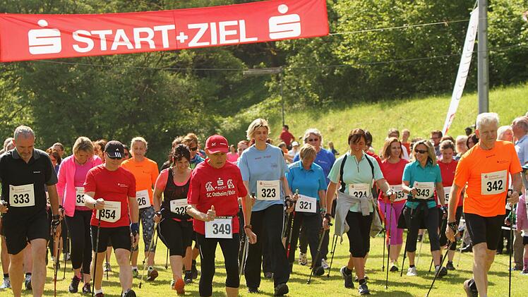 Stattlich war die Zahl der Läuferinnen und Läufer im Nordic-Walking.