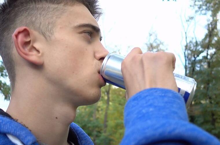 gefahrliche nebenwirkungen darum sollte man nicht zu viele energy drinks trinken