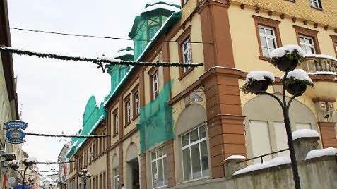 Schicksal bleibt offen: Für das ehemalige Hotel "Zur Post" in der Ludwigstraße wird nach wie vor ein Investor gesucht.  Foto: Ulrike Müller