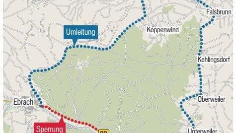 Zwischen Untersteinach und Ebrach wird die B 22 gesperrt (roter Bereich). Die Umleitung (blau) führt über Unterfranken.Grafik: Carolin Höfler