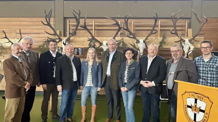 Von links: Gunter Hahner ( Vorstand RHG ), Christof Kühnlein ( Vorstand RHG ), Staatssekretär Sandro Kirchner, Landrat Thomas Bold, Ramona Fehringer ( Referentin Bayerischer Jagdverband e. V. ), Harm Humburg ( Vorstand RHG ), Birgit Kompe (Vorstan...