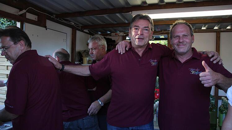 Suuuuper gelaunt trotz der vielen Arbeit in den Versorgungsständen