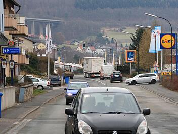 Die Kissinger Straße in Bad Brückenau ist ein echtes Nadelöhr im Sinntal.  Foto: Ralf Ruppert