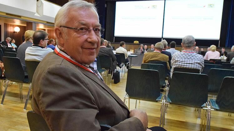Kritischer Zuhörer beim Erörterungstermin in der Jahnhalle: Manfred Schindler aus Neuses. Foto: Ronald Rinklef