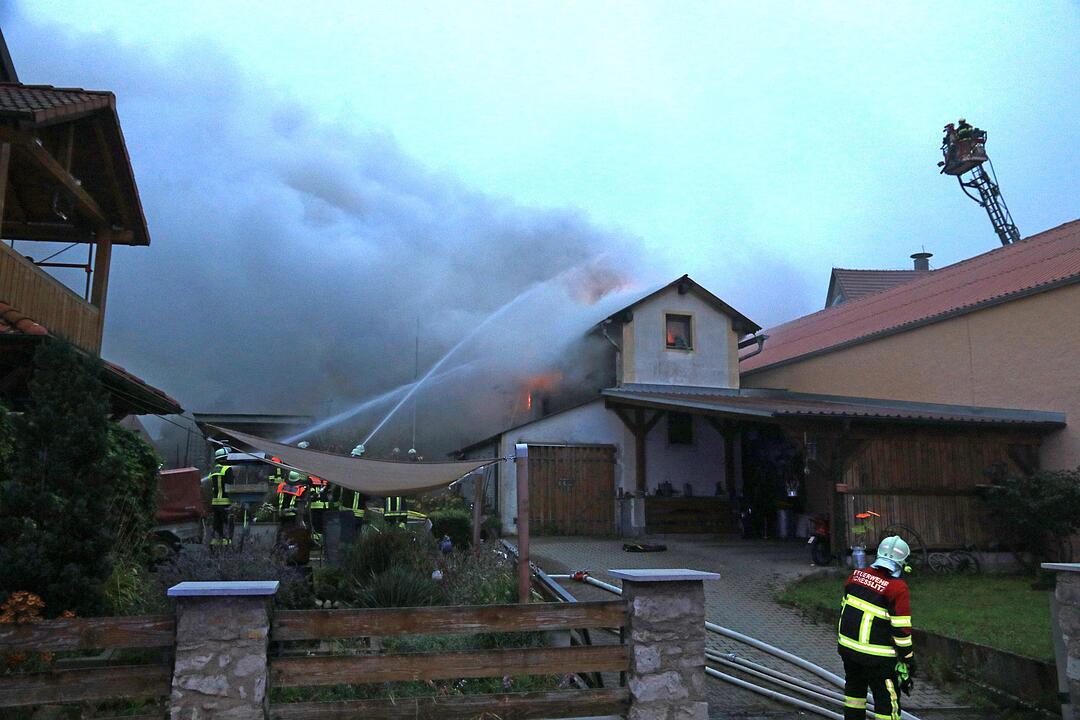 Werkstatt im Gemeindegebiet Scheßlitz geht in Flammen auf