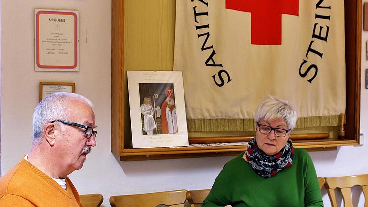 Irene und Alois Gundalach organisieren seit 30 Jahren die Weihnachtsfeier für Menschen mit Behinderung. Foto: Werner Vogel