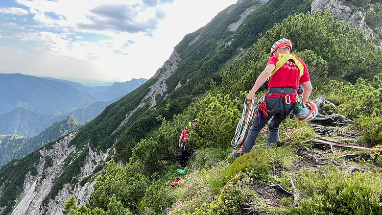 Bergsteiger in h&ouml;chster Not aus Felswand gerettet