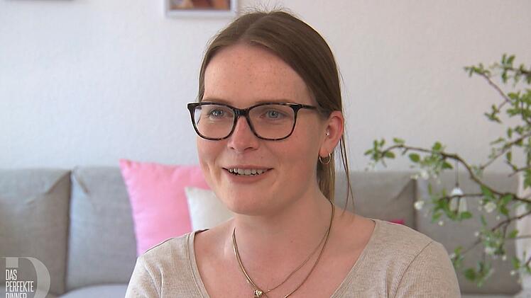 An Tag 2 in Krefeld setzt Caro (27) bei ihrem Menü auf frühlingshafte Frische.