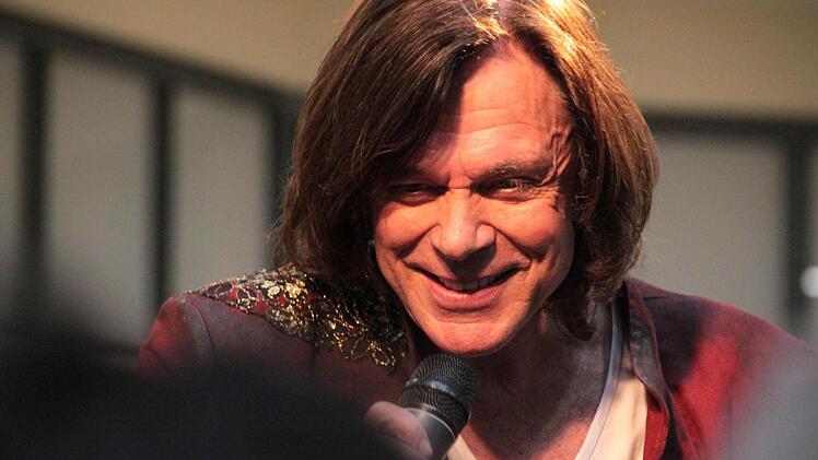 Jürgen Drews am Dienstagabend bei seinem Auftritt im Einkaufszentrum Fritz. Foto: Jürgen Gärtner