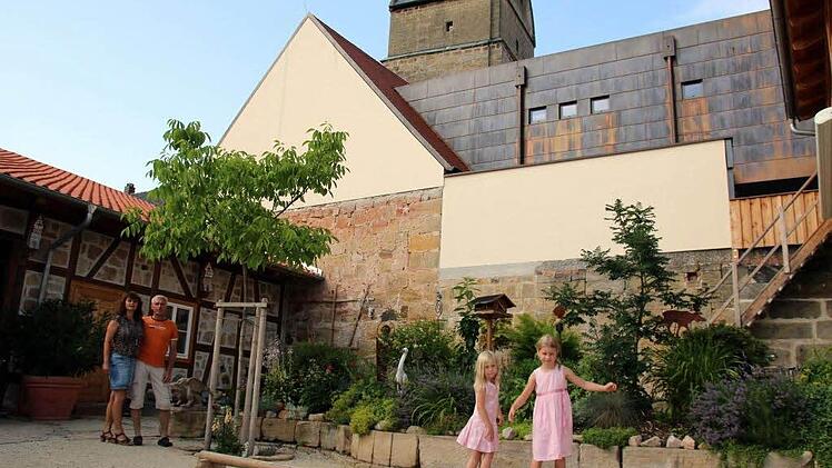 Die Töchter im Hof Fotos: BettinaKnauth