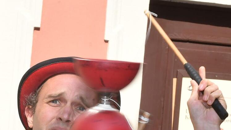 Künstlerparade zur Eröffnung der 20. Auflage von "Bamberg zaubert" am 13. Juli 2018. Foto: Ronald Rinklef