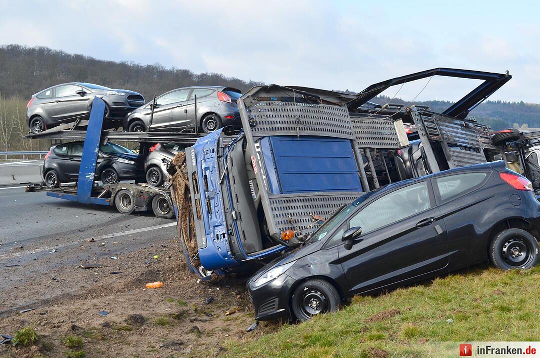Schwerer Unfall mit Autotransporter auf A3 bei Würzburg