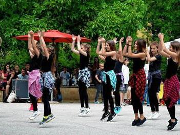 Kitzinger Gymnasium feiert schwungvoll